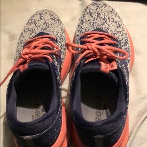Brand new BROOKS tennis shoes